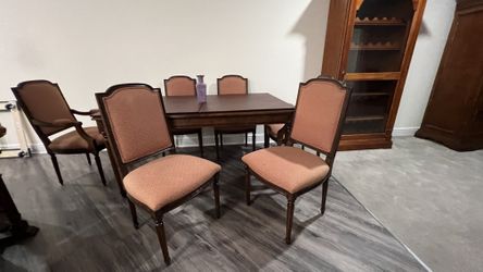 Beautiful Dining Room Set 