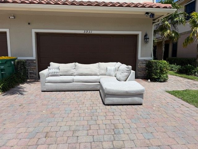 Rooms To Go Sectional