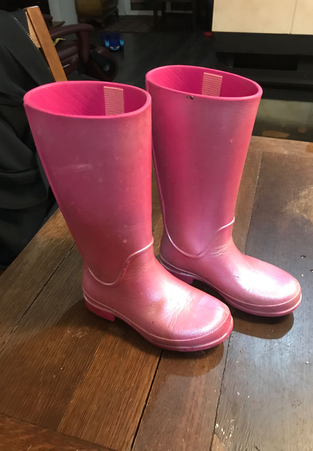 Girls Crocs rain boots