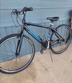 Hybrid Schwinn Pathway Lightweight Bike