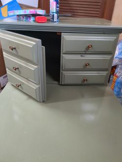 Antique Stand Thumbnail