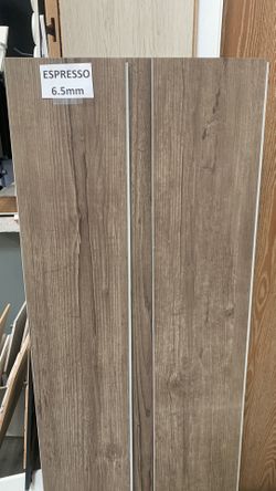 Vinyl plank