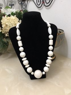 Extremely beautiful stones necklace
