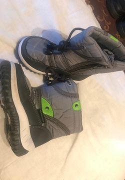 Baby snow boots size 6