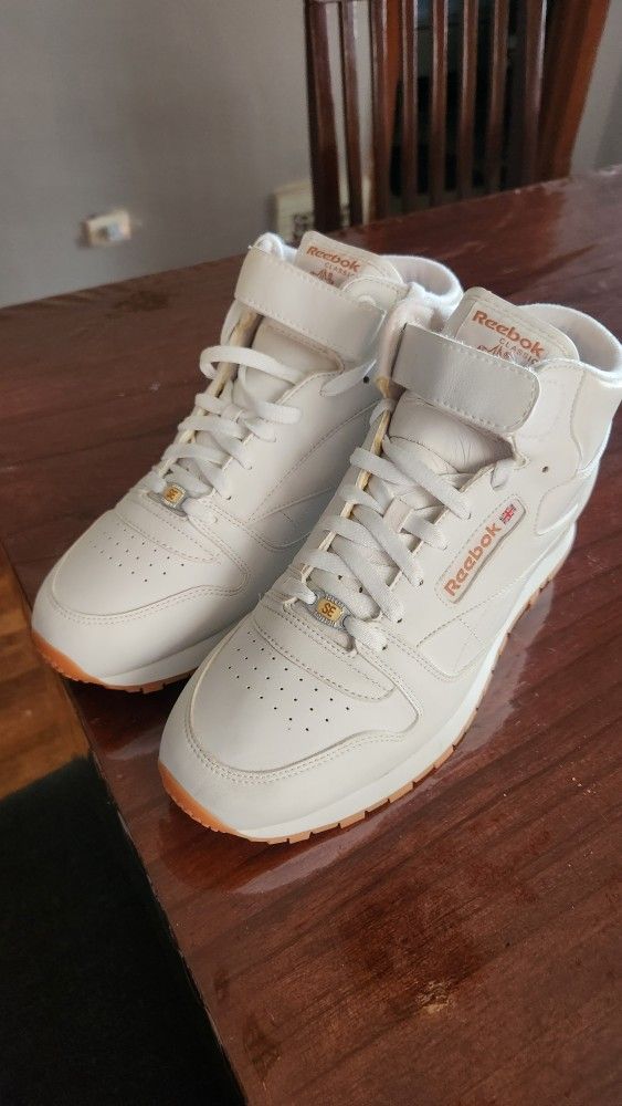 Reebok Special Edition Size 11. 
