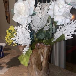  Vase Flower arrangement 
