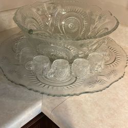 Punch Bowl With Ladle & 10 Cups