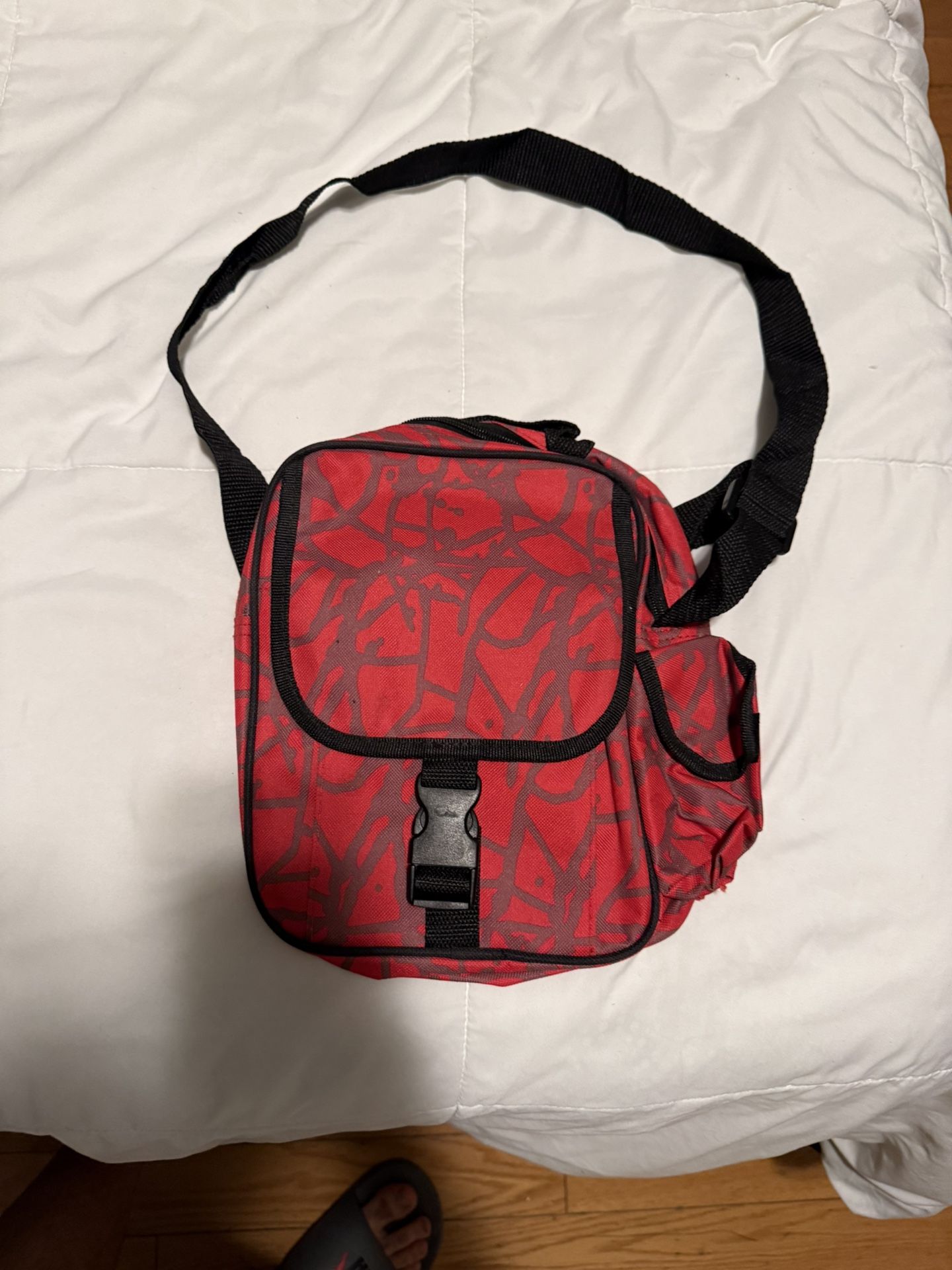 RED CROSSBODY BAG