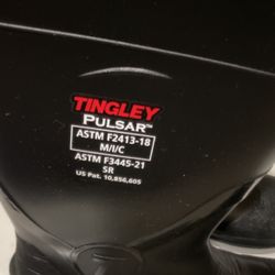 New Dairy Boots  Size 11