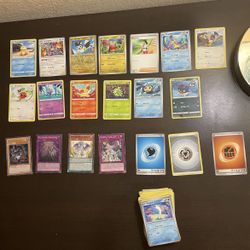 Pokemon Cards Lot Of 70