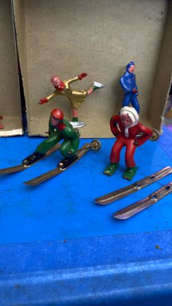 Vintage Barclays lead figures