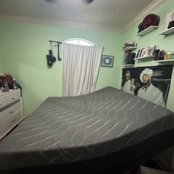 King size adjustable Bed + memory foam  mattress 