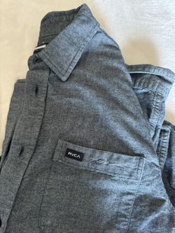 Men’s Size Medium Button Up Shirts  RVCA 