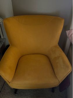 Mustard lounge chair