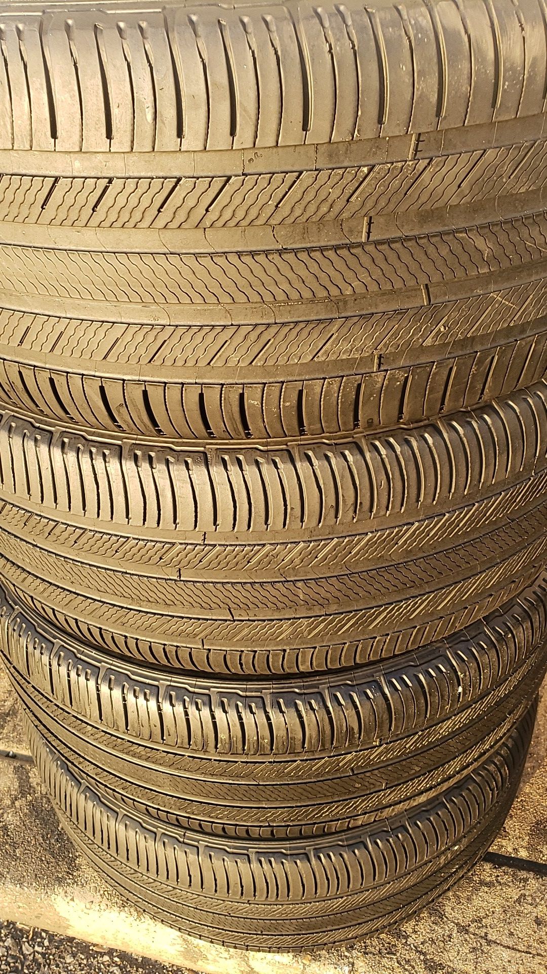 Four matching Michelin tires for sale 285/45/22