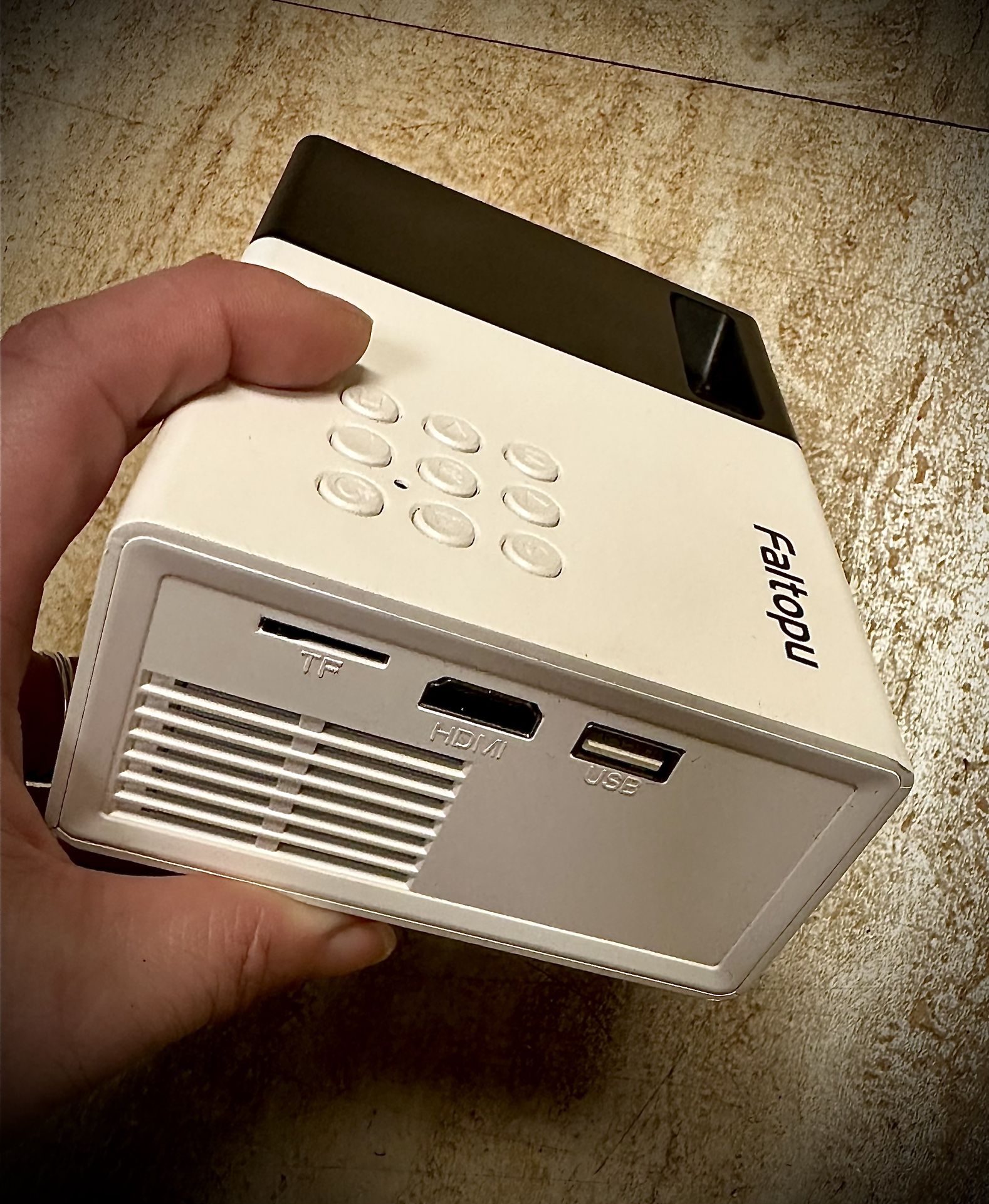Faltopu  6500-Lux Mini Portable Projector, 1080p 
