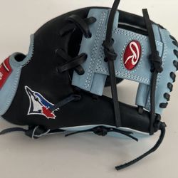 2 Rawlings Heart Of The Hide Blue Jays Glove