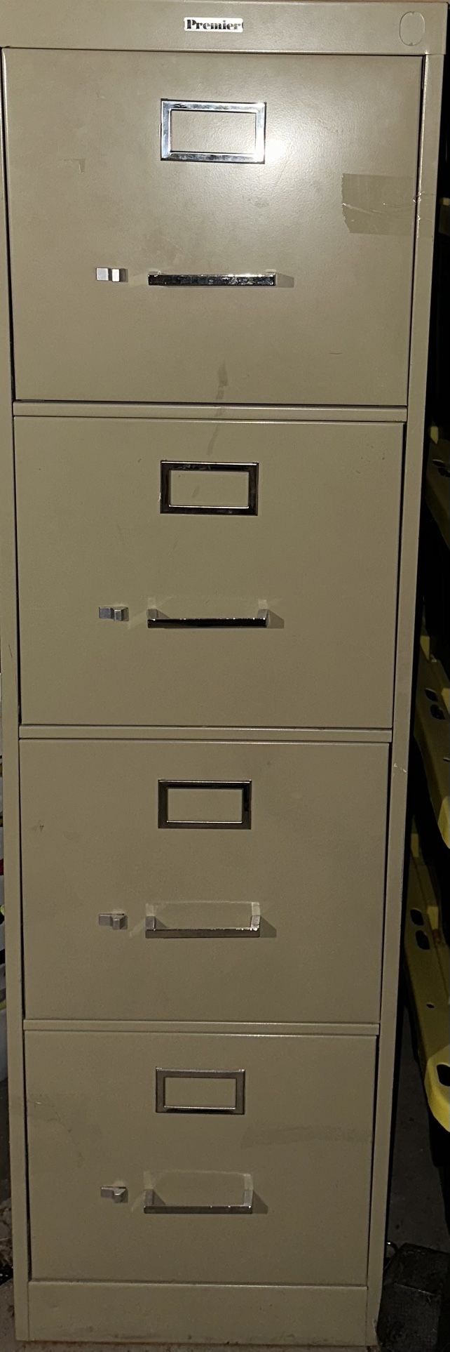Filing cabinet FREE !