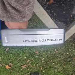Cleveland Huntington Beach Putter With Weighted Grip Amd Head Cover