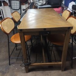 Free Table