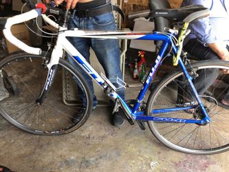 Fuji cross hotsell comp road bike
