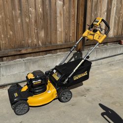 20V MAX 21.5 in. Battery Powered Walk Behind Self Propelled Lawn Mower Dewalt