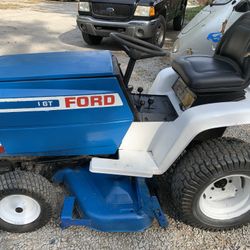 Ford 165 Lawn Tractor