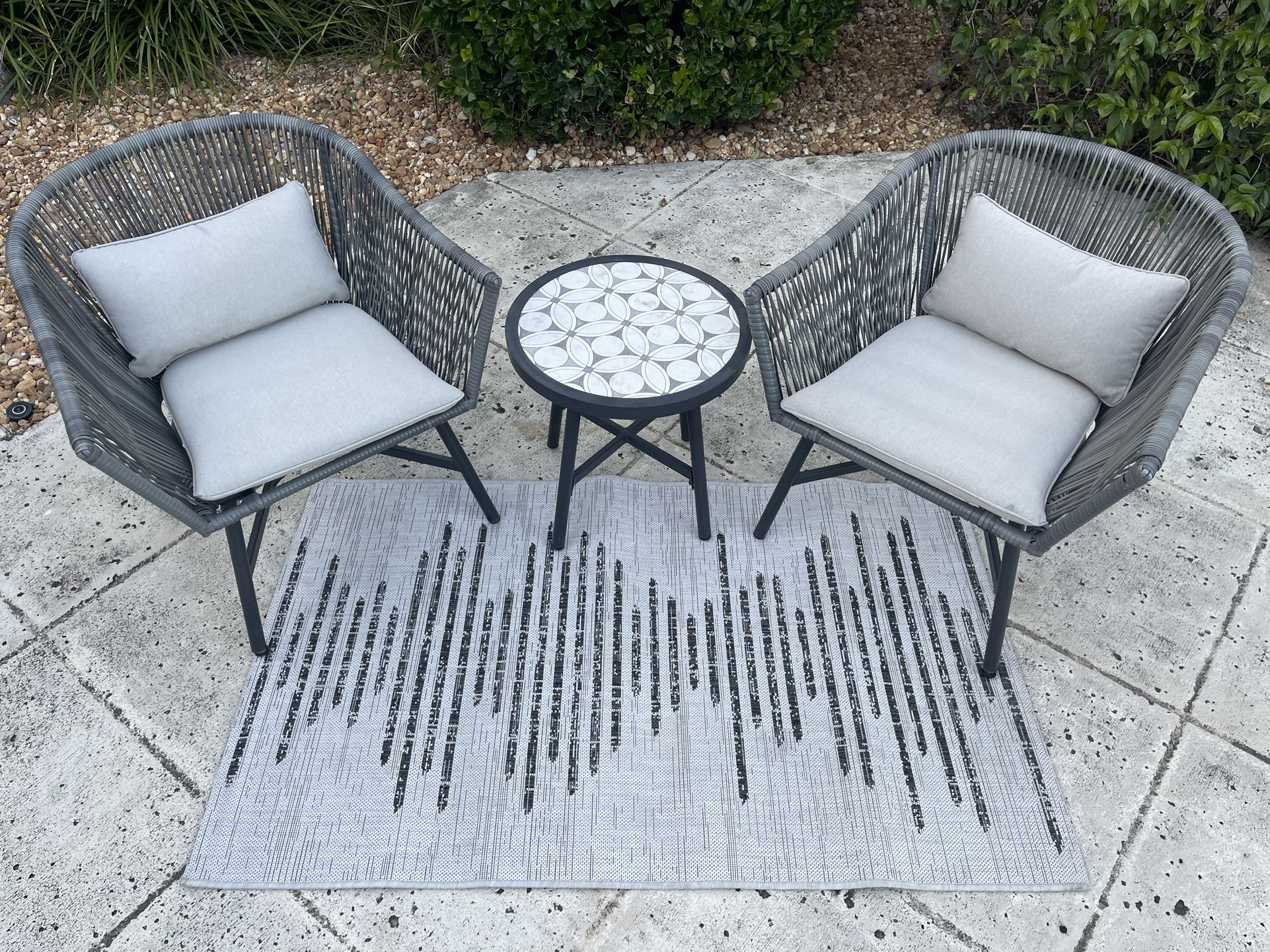 Patio Set With Rug