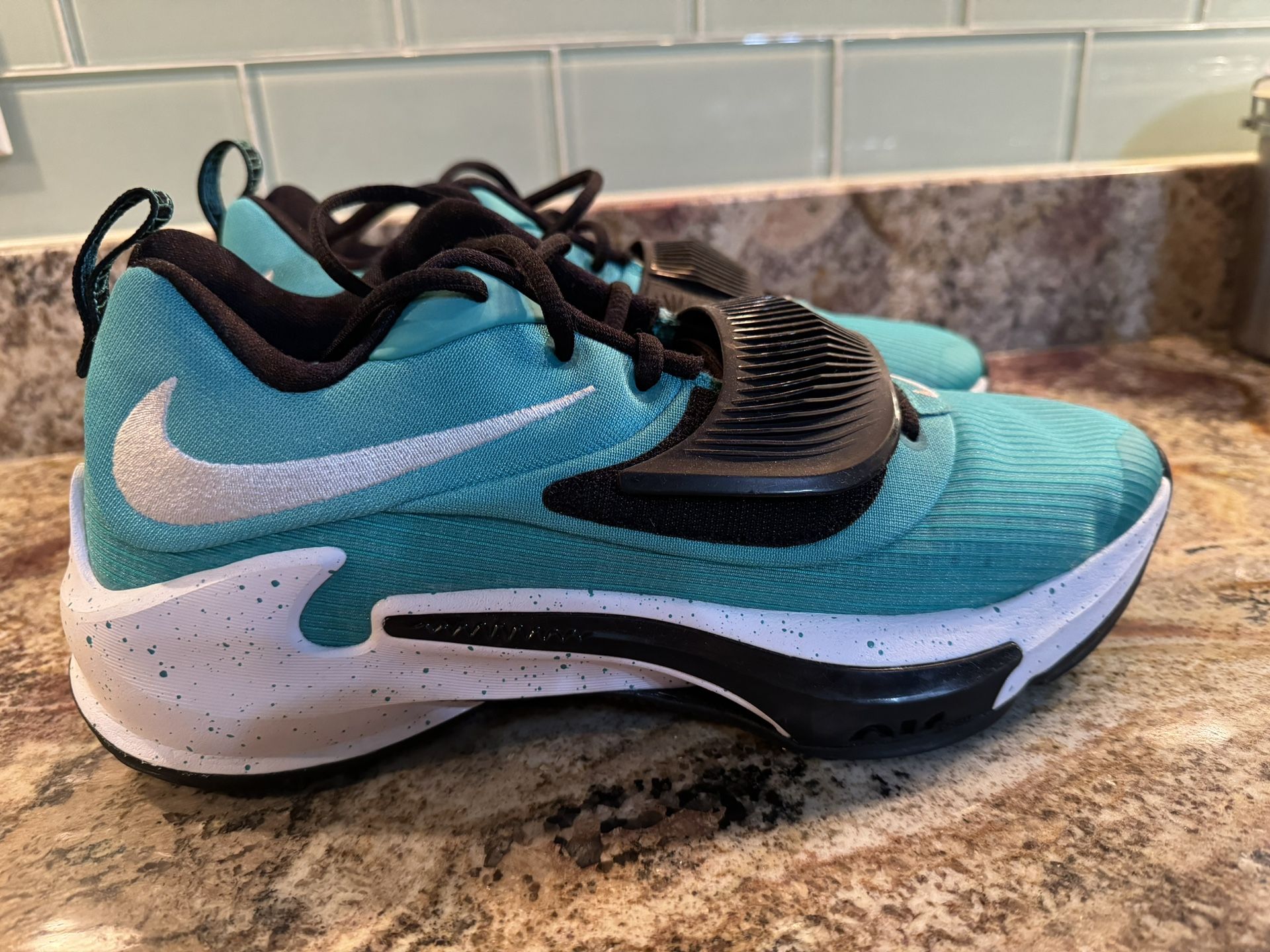 NIKE GIANNIS ZOOM FREAK 3 TB Jade Teal Griffey Black White DA7845-700 Men’s size 11.5