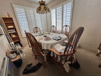 Dining table set (FREE)