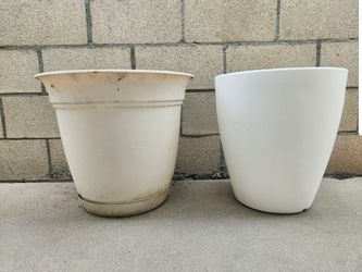 2 Indoor/Outdoor Large Pots