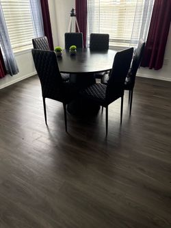 Dining room set, seats 6