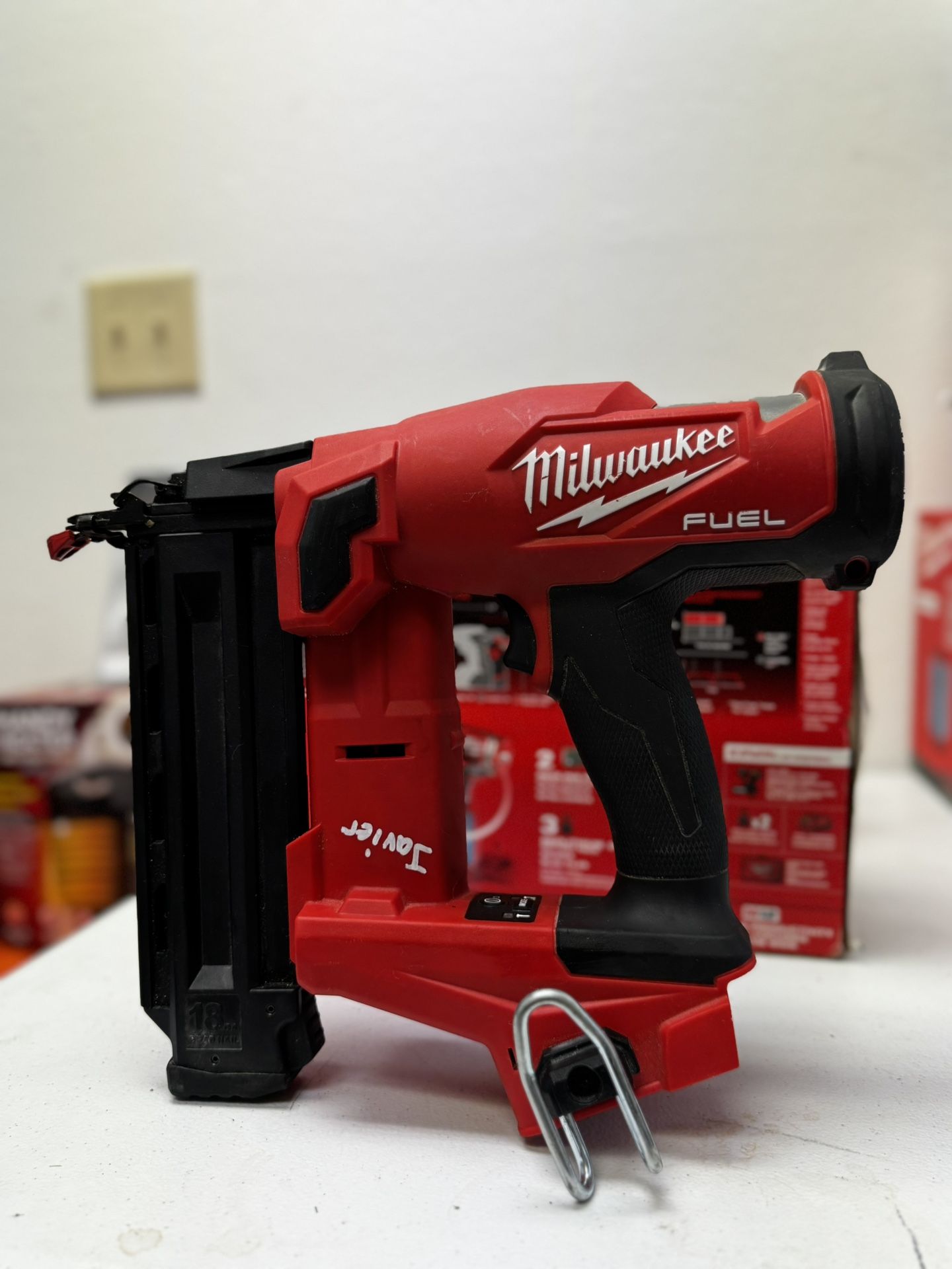 Milwaukee M18 FUEL 18-Volt Lithium-Ion Brushless Cordless Gen II 18-Gauge Brad Nailer (Tool-Only)