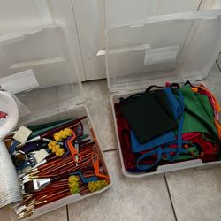 Art Acrylic Painting Supplies + Easels For 20 