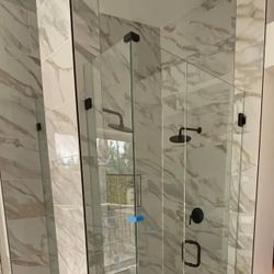 Puerta Corrediza de Vidrio Sin Marco para Ducha — Instalada $899