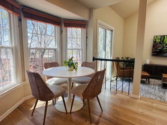 Dining set (4 chairs, round table)