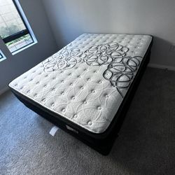 🟡queen Size Pillow Top Mattress 12" Thick 