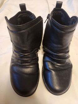 Clarkes Collection Black Leather Ankle Boots with Side Zip