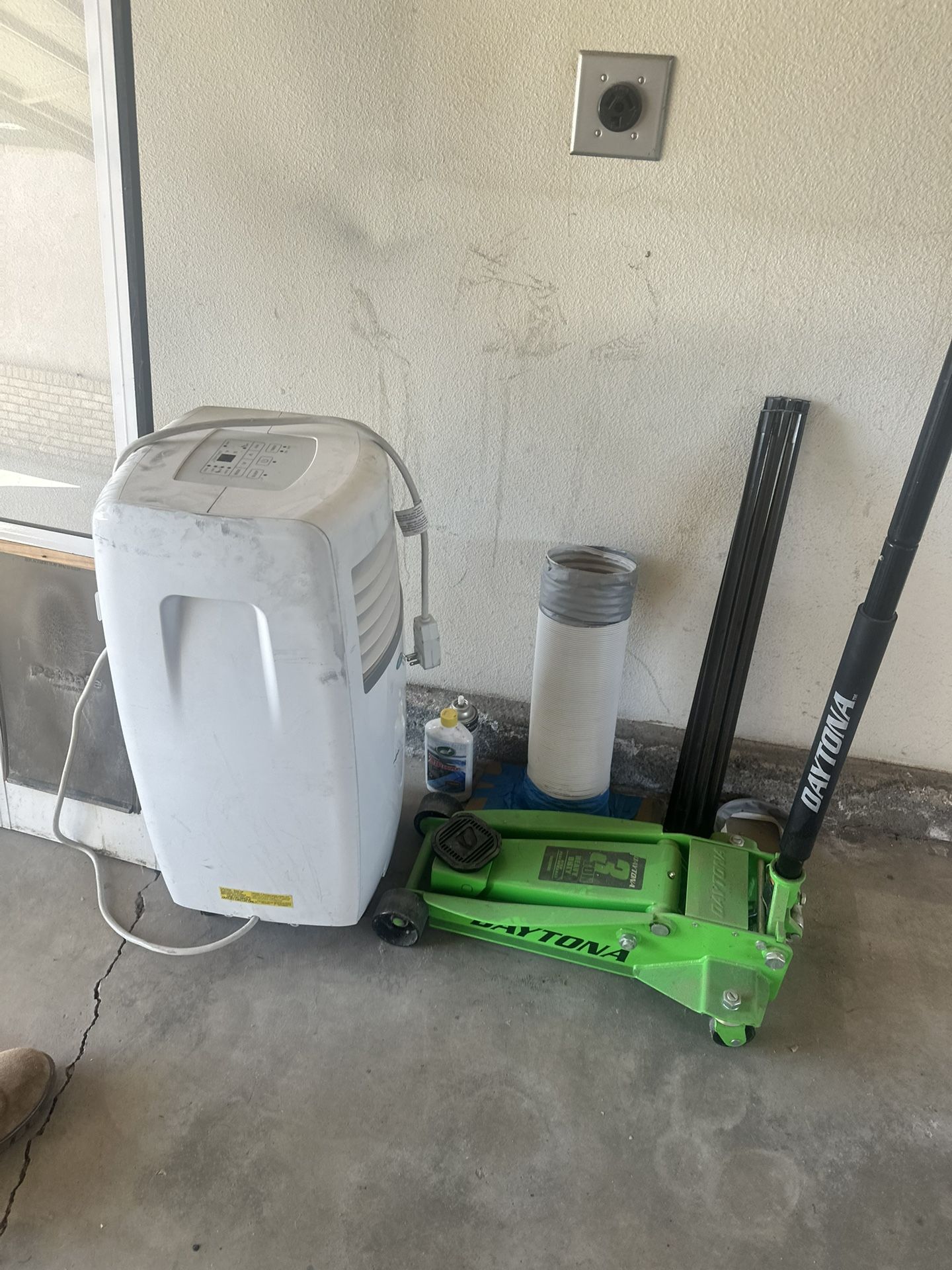 PORTABLE AC UNIT 