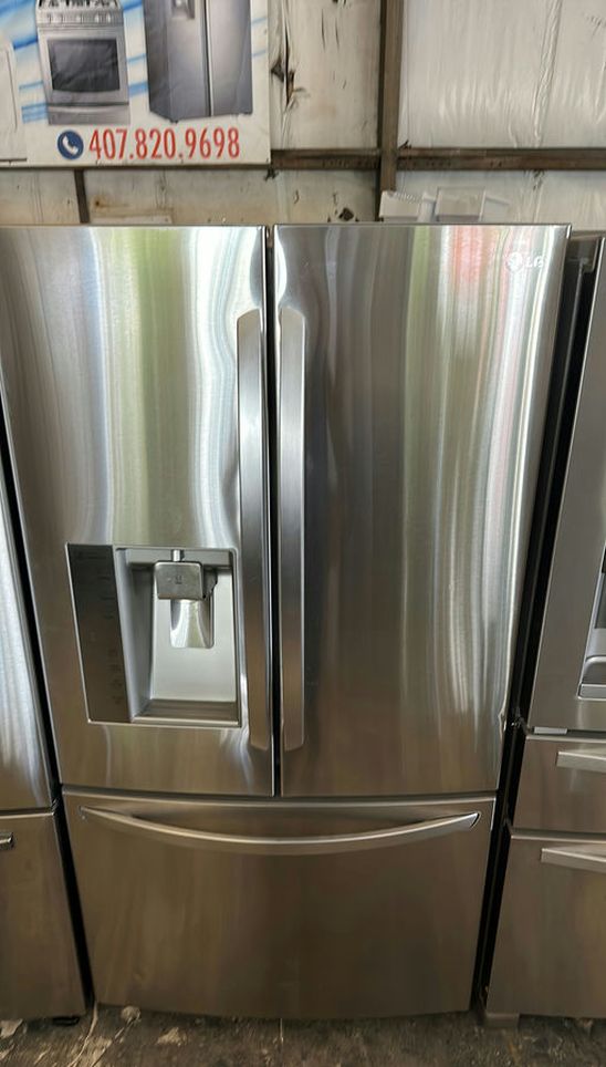 LG FrenchDoor Fridge with Water Dispenser