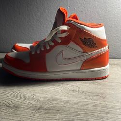 Jordan 1 Mid Metallic Orange 