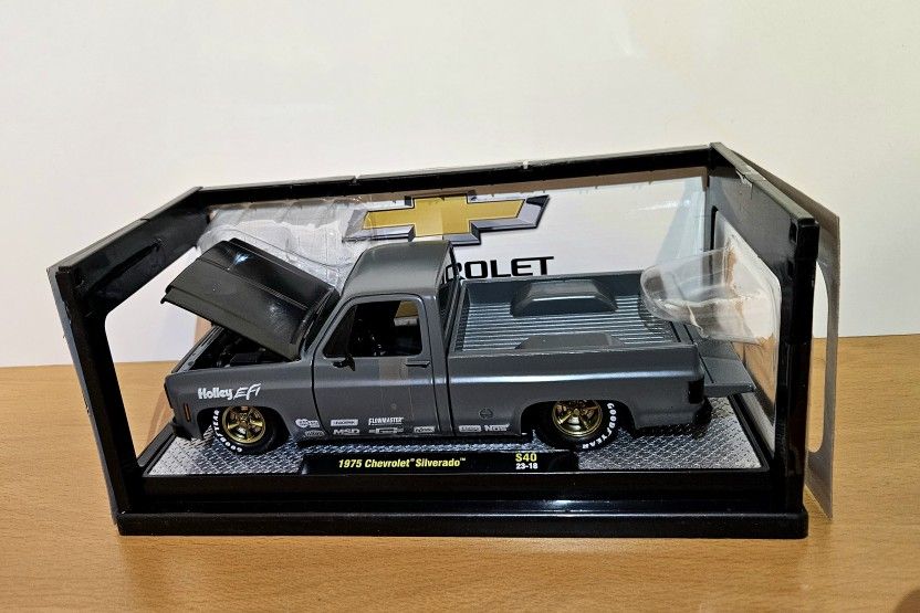 1975 Chevrolet Silverado Die-Cast Truck
