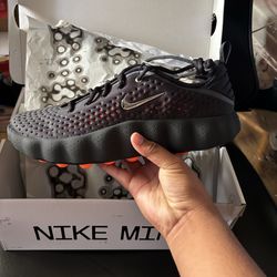 Nike Mind 002 Black Hyper Crimson