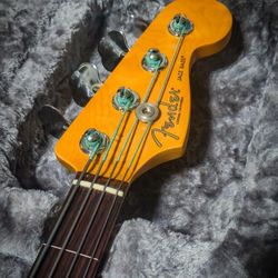 Fretless American Fender Professional 2 Bass 4 String Guitar With Hard Shell Case