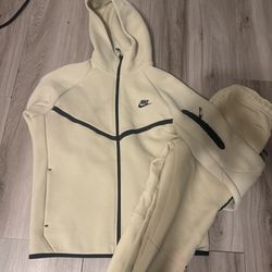 Tan nike tech fleece tracksuit 