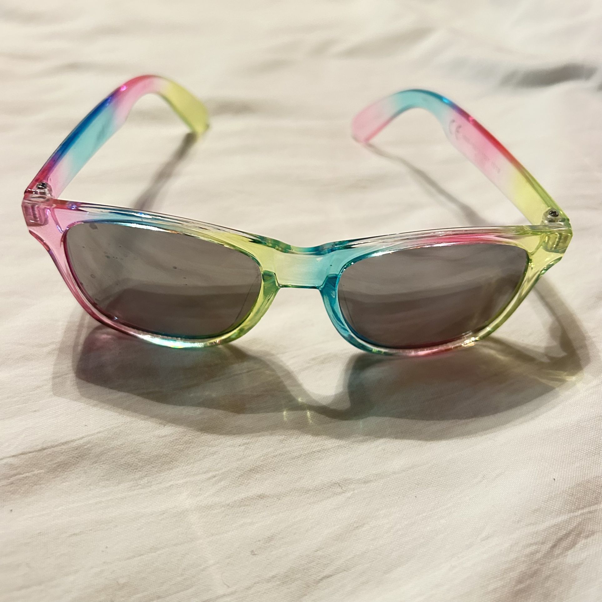 D-8. Good Vibes Girl Sunglasses