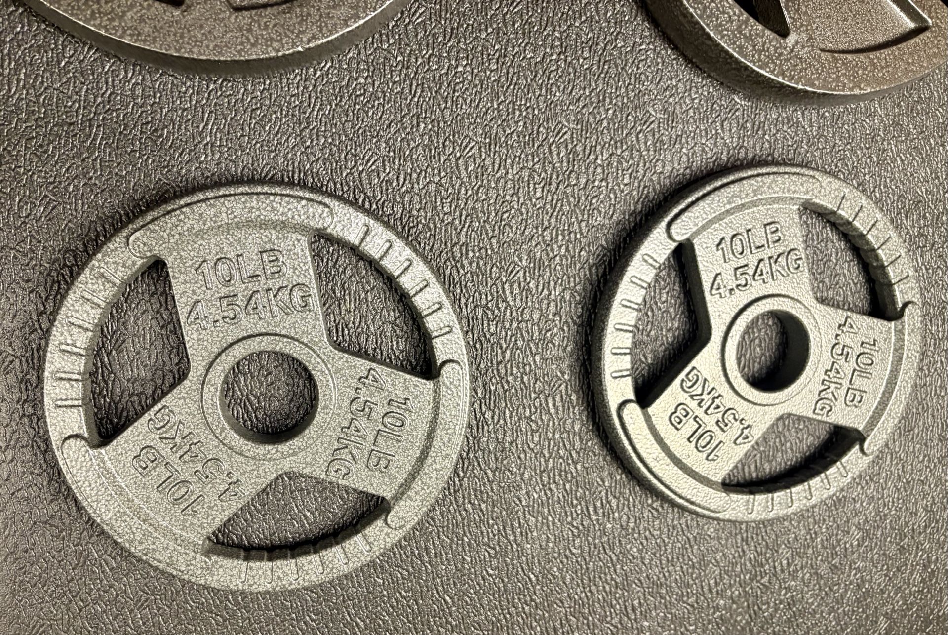 BRAND NEW Olympic  Weights Plates Set: 45s, 35s, 25s & 10s . Btute#230