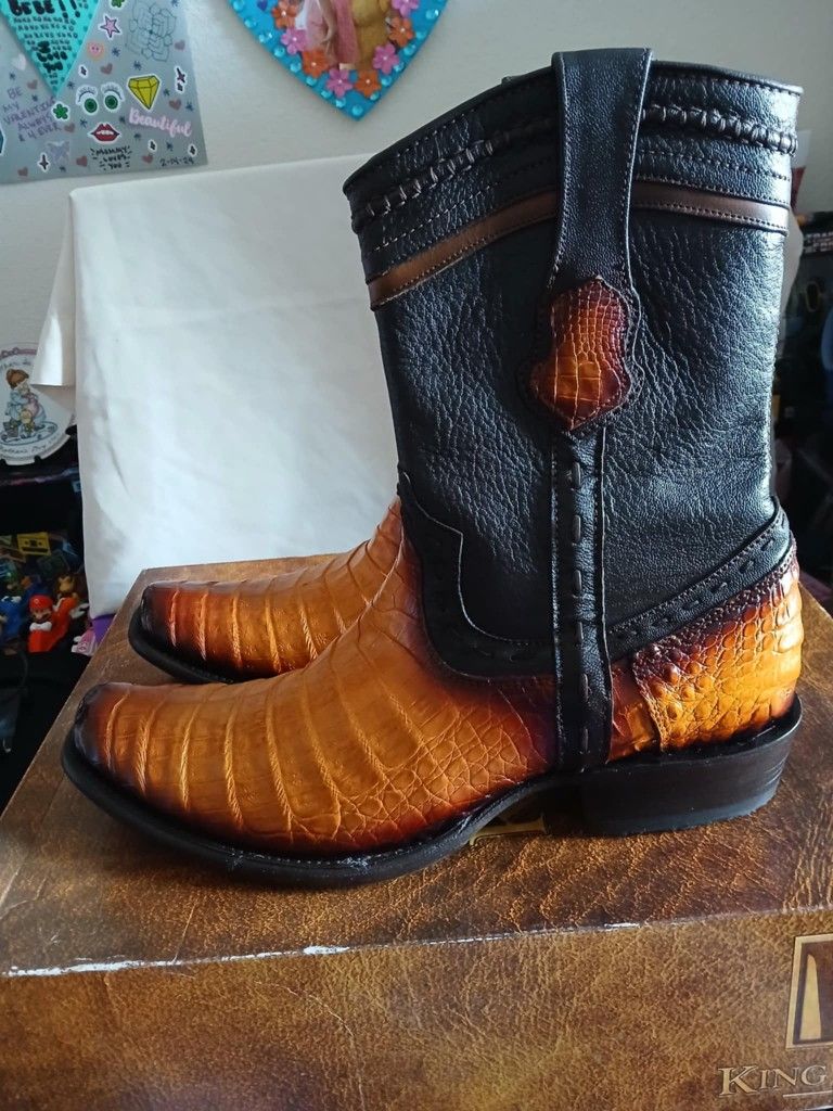 Zippered Mens Boots