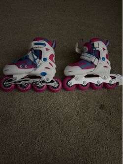 Inline adjustable roller skates