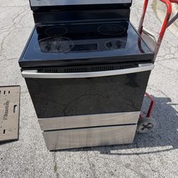 Amana - 4.8 Cu. Ft. Freestanding Electric Range with Extra-Large Oven Window - Stainless Steel